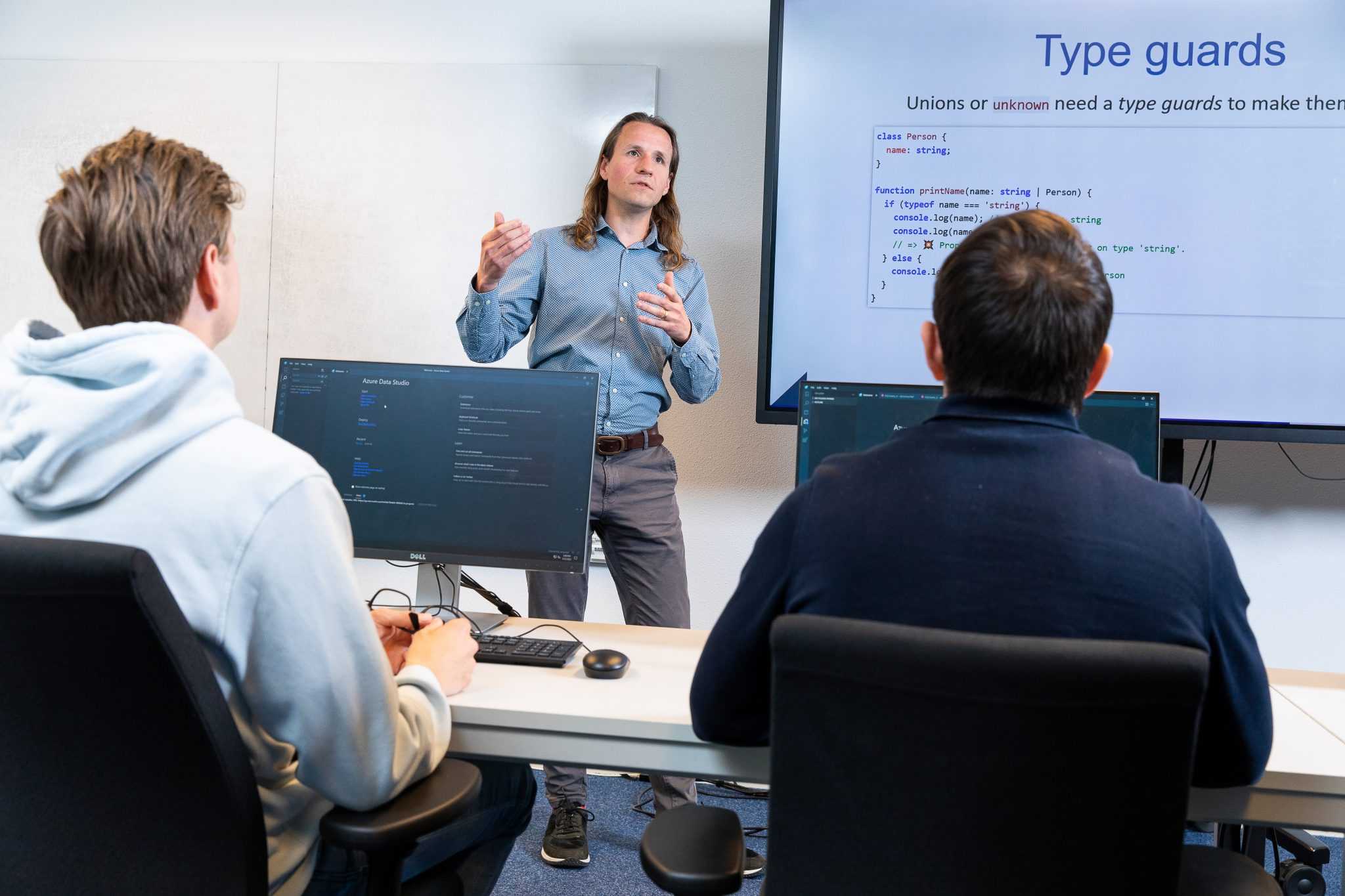 Ontwikkel jouw kennis en vaardigheden bij Info Support. Vanuit de IT Academy verzorgen onze trainers opleidingen voor IT-professionals, onder meer op het gebied van systeemontwikkeling, infrastructuur en databases. Ontwikkel jouw kennis en vaardigheden bij Info Support. Vanuit de IT Academy verzorgen onze trainers opleidingen voor IT-professionals, onder meer op het gebied van systeemontwikkeling, infrastructuur en databases.